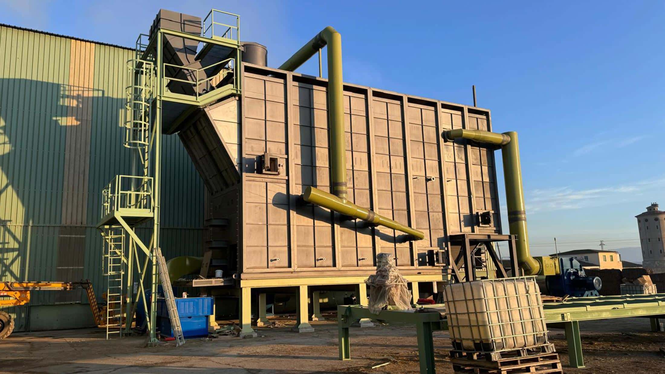 Sistema de combustión con parrilla movil