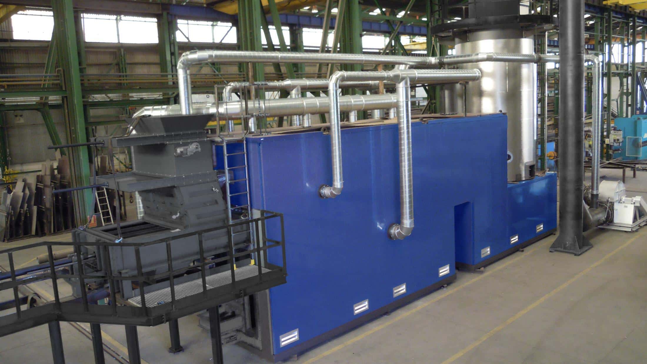 Sistema de combustión con parrilla movil