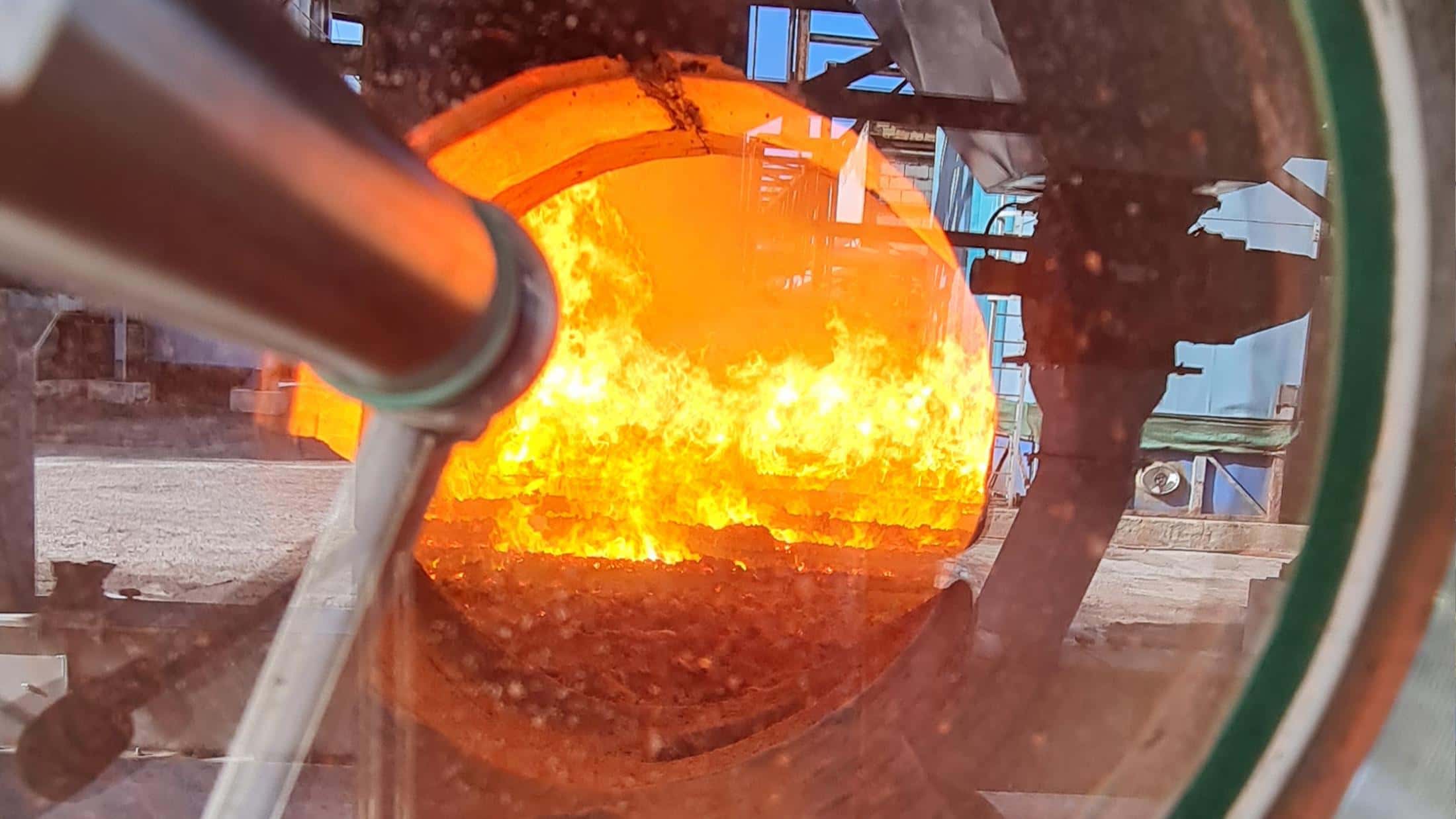 Sistema de combustión con parrilla movil